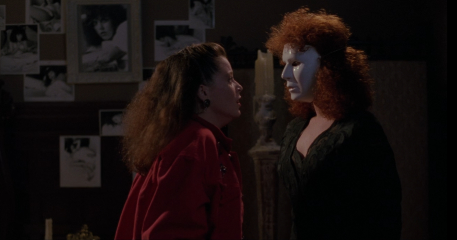 A scene from the movie Deadly Manor